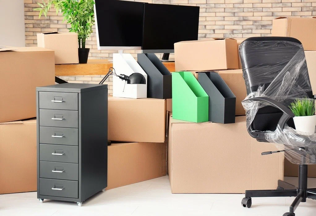 Office movers and packers in Dubai handling office packing and shifting